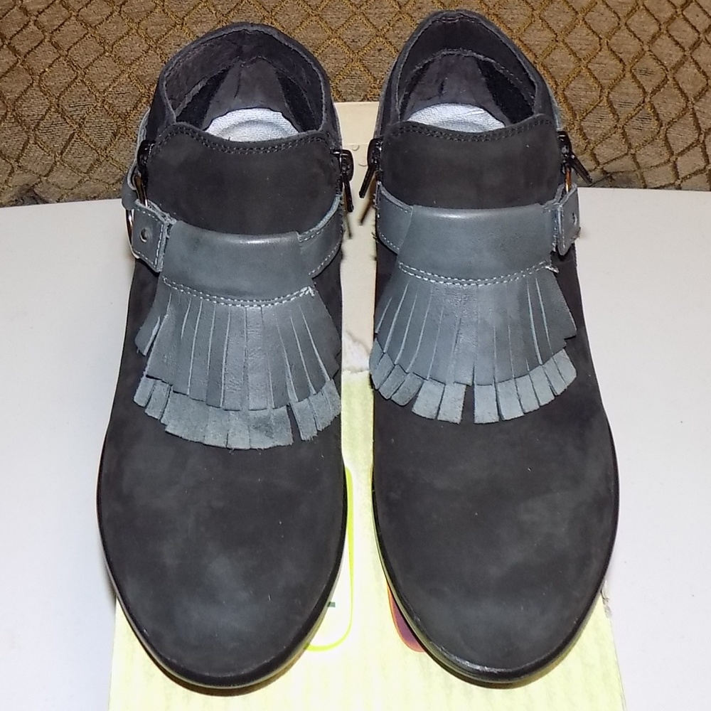 NIB Naot Meltemi Black/grey leather EU36